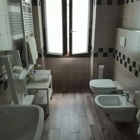 B&B Bnbfuorimilano 4*