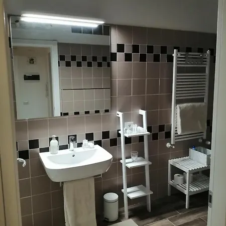 Bnbfuorimilano B&B 로
